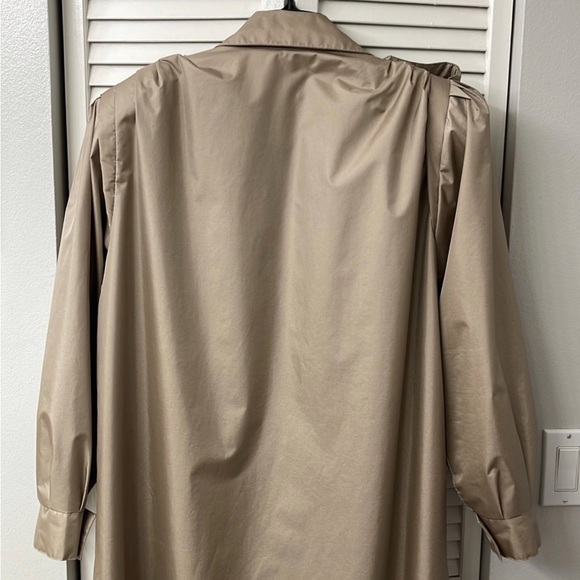 EUC David Benjamin Trench Coat (like new) - Picture 6 of 12